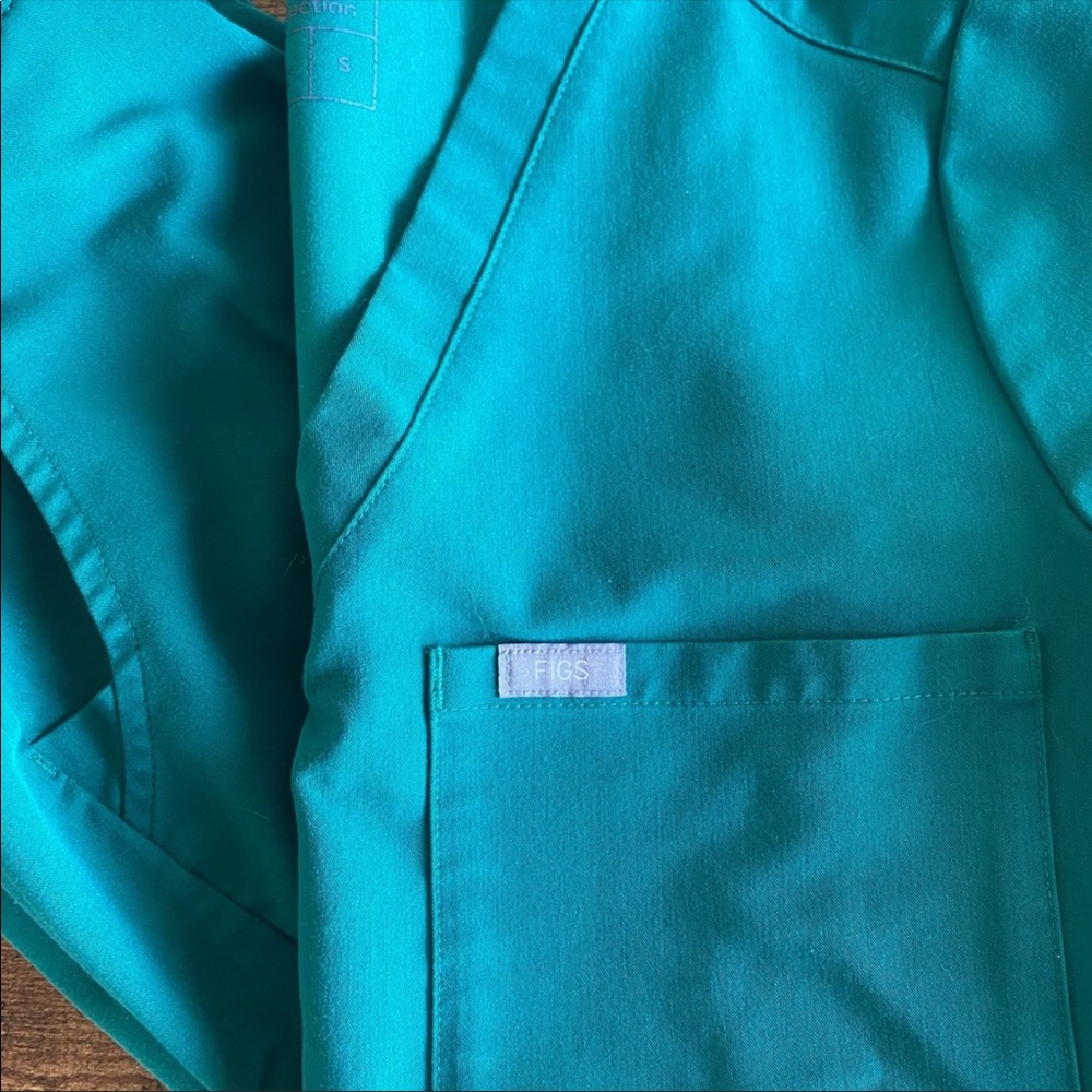 Figs Small Hunter Green Scrub Top